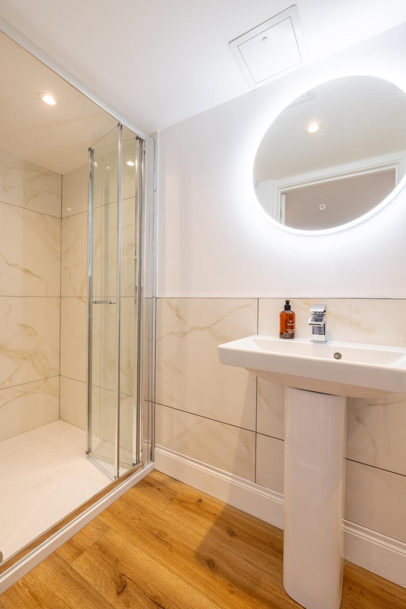 Luxury 1 Bed Apartment พอร์ตาดาวน์ ภายนอก รูปภาพ